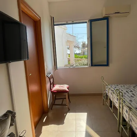 Caputo Con Posto Auto E Giardino Immenso