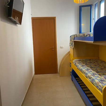 Caputo Con Posto Auto E Giardino Immenso Apartament
