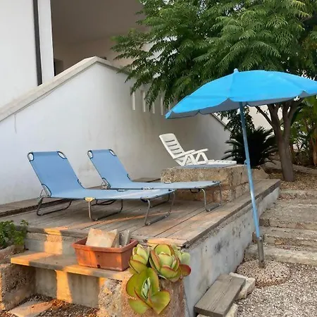Caputo Con Posto Auto E Giardino Immenso Apartament
