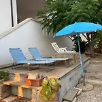 Caputo Con Posto Auto E Giardino Immenso Daire