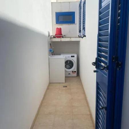 Caputo Con Posto Auto E Giardino Immenso