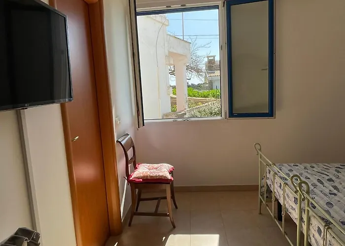 Caputo Con Posto Auto E Giardino Immenso