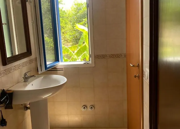 Caputo Con Posto Auto E Giardino Immenso Capilungo