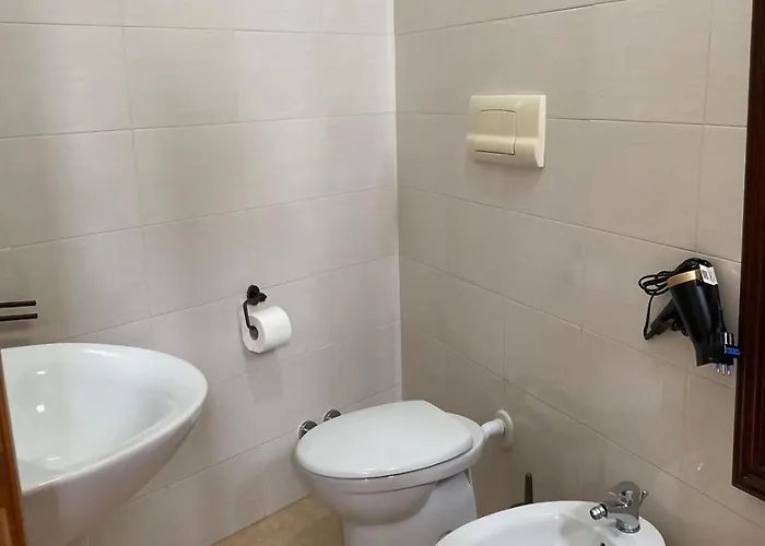 Caputo Con Posto Auto E Giardino Immenso